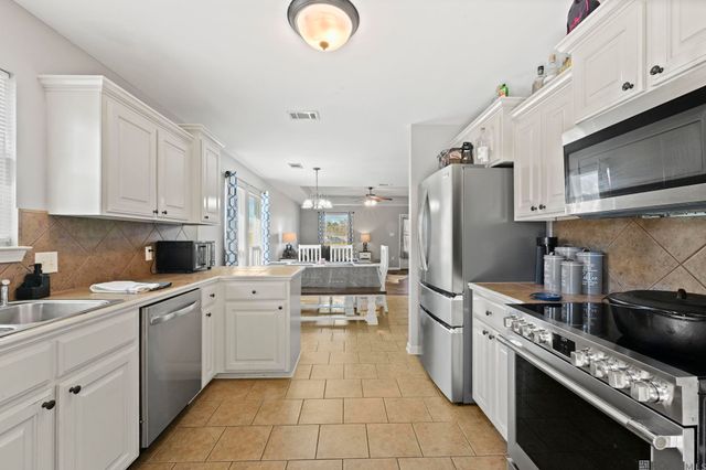 12236 Creekside Ave, Walker, LA 70785