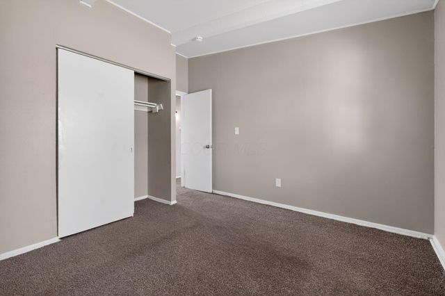 1672 Duxberry Avenue, Columbus, OH 43219
