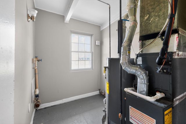 1672 Duxberry Avenue, Columbus, OH 43219