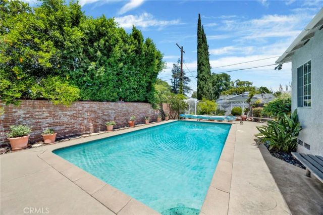 5438 Radford Avenue, Valley Village, CA 91607