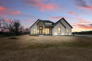 8241 Grayson Court, Midlothian, TX 76065
