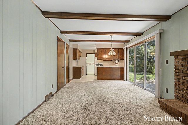 2136 Rolling Hills Drive Se, City Of Grand Rapids, MI 49546