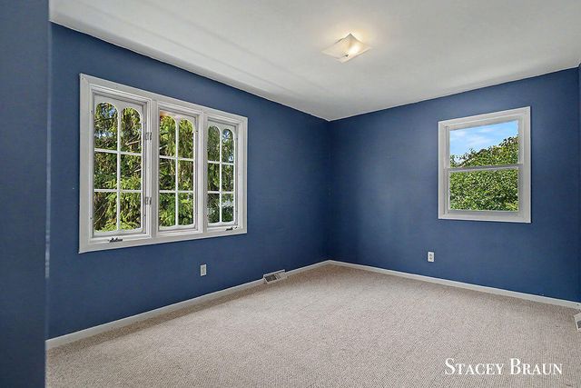 2136 Rolling Hills Drive Se, City Of Grand Rapids, MI 49546