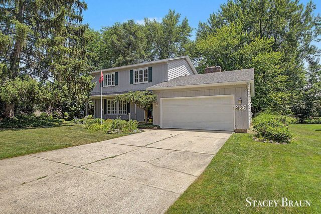 2136 Rolling Hills Drive Se, City Of Grand Rapids, MI 49546