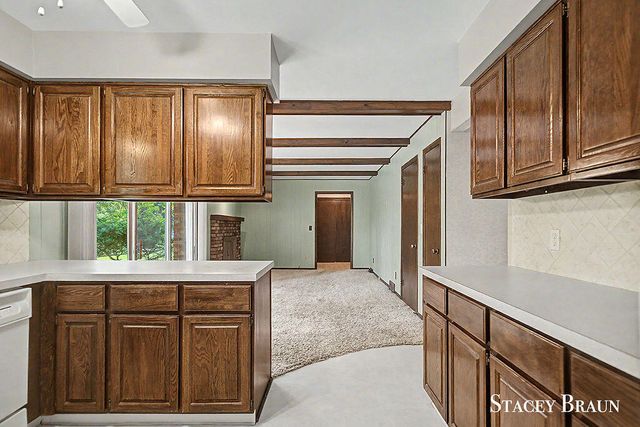 2136 Rolling Hills Drive Se, City Of Grand Rapids, MI 49546