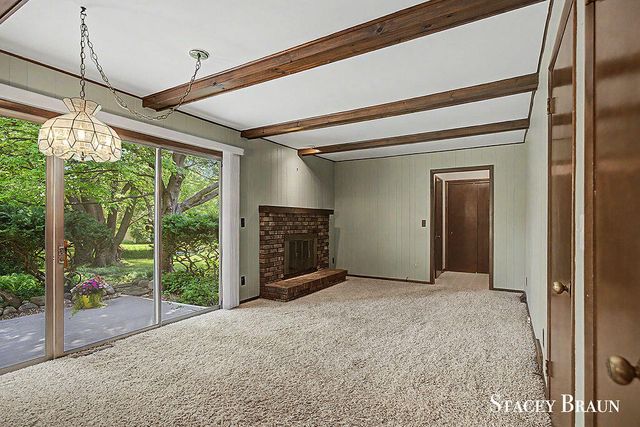 2136 Rolling Hills Drive Se, City Of Grand Rapids, MI 49546