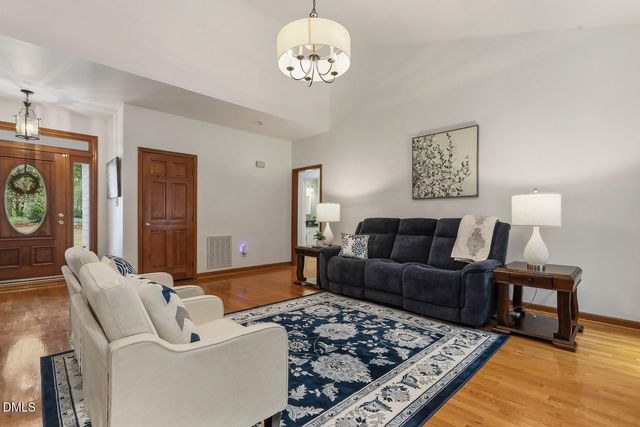 5512 Doemont Drive, Apex, NC 27539