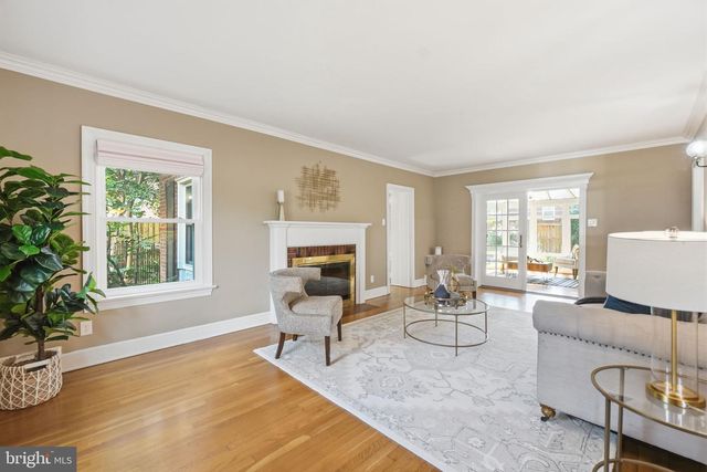 824 S COURTHOUSE RD, Arlington, VA 22204