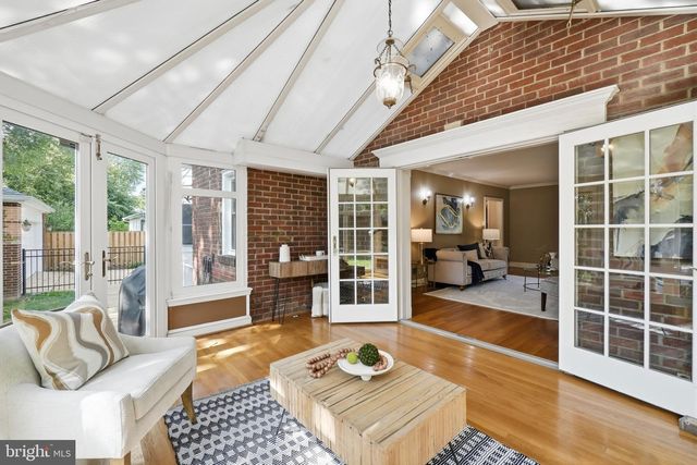 824 S COURTHOUSE RD, Arlington, VA 22204