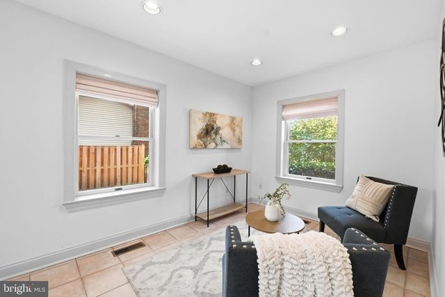824 S COURTHOUSE RD, Arlington, VA 22204