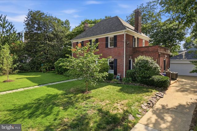 824 S COURTHOUSE RD, Arlington, VA 22204