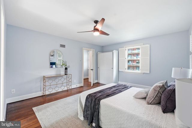824 S COURTHOUSE RD, Arlington, VA 22204