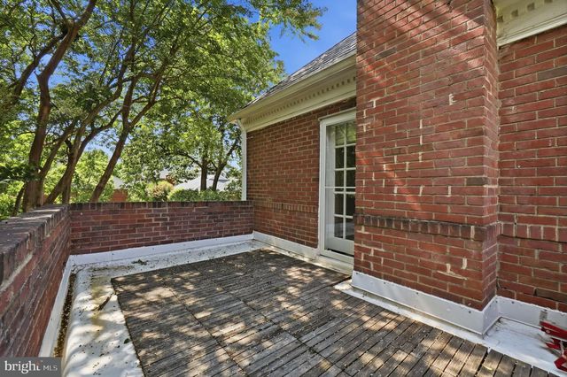 824 S COURTHOUSE RD, Arlington, VA 22204