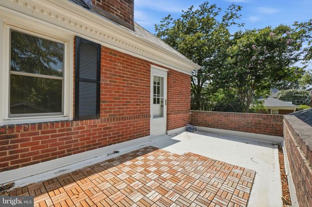 824 S COURTHOUSE RD, Arlington, VA 22204