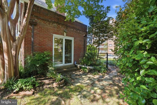 824 S COURTHOUSE RD, Arlington, VA 22204