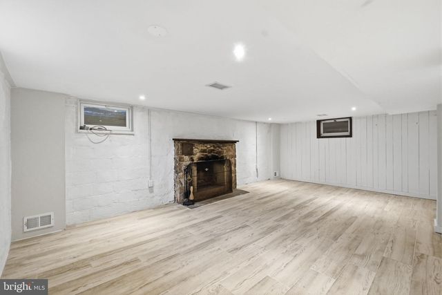 824 S COURTHOUSE RD, Arlington, VA 22204