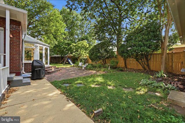 824 S COURTHOUSE RD, Arlington, VA 22204
