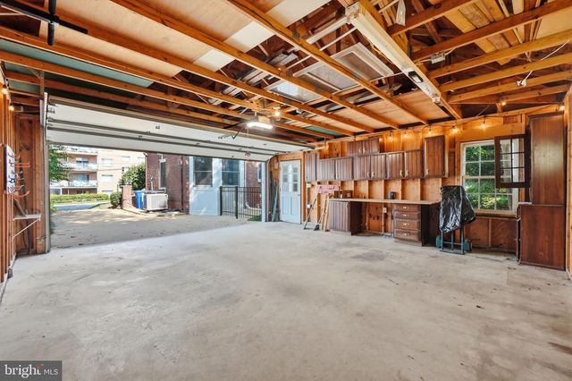 824 S COURTHOUSE RD, Arlington, VA 22204