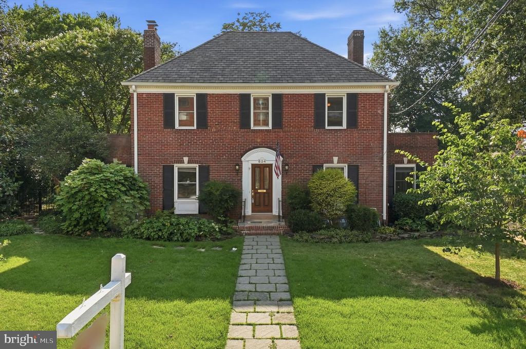 824 S COURTHOUSE RD, Arlington, VA 22204