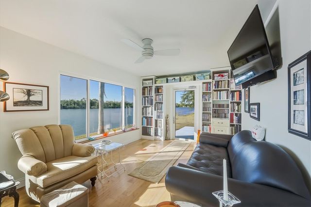 2219 CYPRESS ST, Punta Gorda, FL 33950