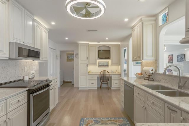 2219 CYPRESS ST, Punta Gorda, FL 33950