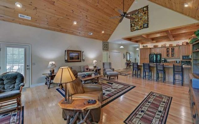 10 Piper Ln, Murphy, NC 28906