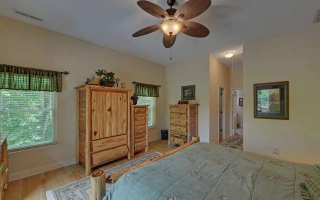 10 Piper Ln, Murphy, NC 28906
