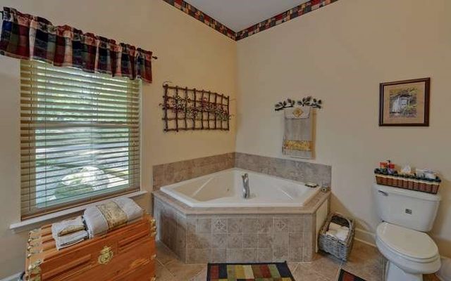 10 Piper Ln, Murphy, NC 28906
