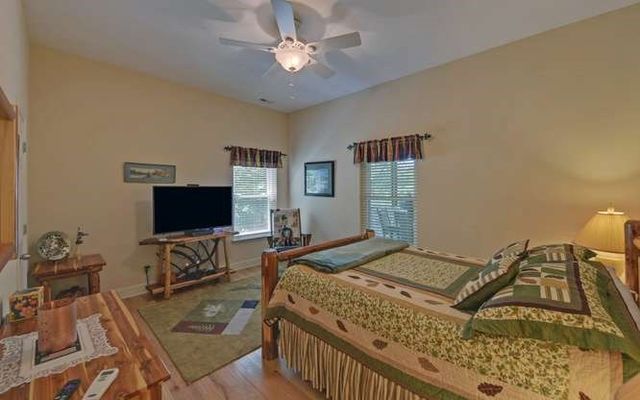 10 Piper Ln, Murphy, NC 28906