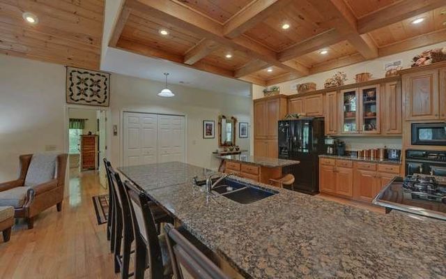 10 Piper Ln, Murphy, NC 28906