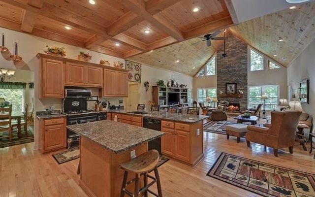 10 Piper Ln, Murphy, NC 28906