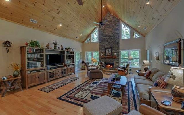 10 Piper Ln, Murphy, NC 28906