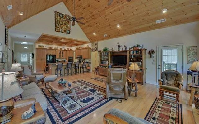 10 Piper Ln, Murphy, NC 28906