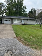 1060 Indiana Avenue, Benton Harbor, MI 49022
