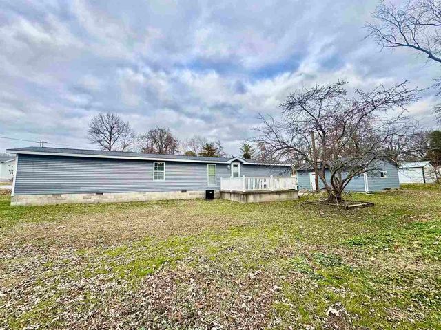 414 W TAYLOR Street, Benton, IL 62812