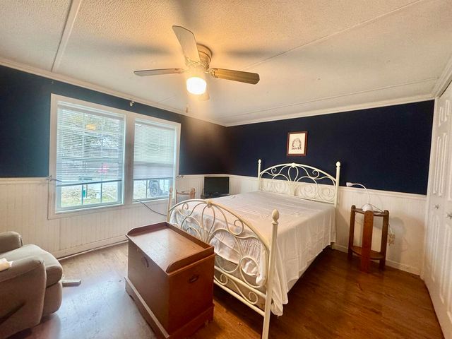 414 W TAYLOR Street, Benton, IL 62812