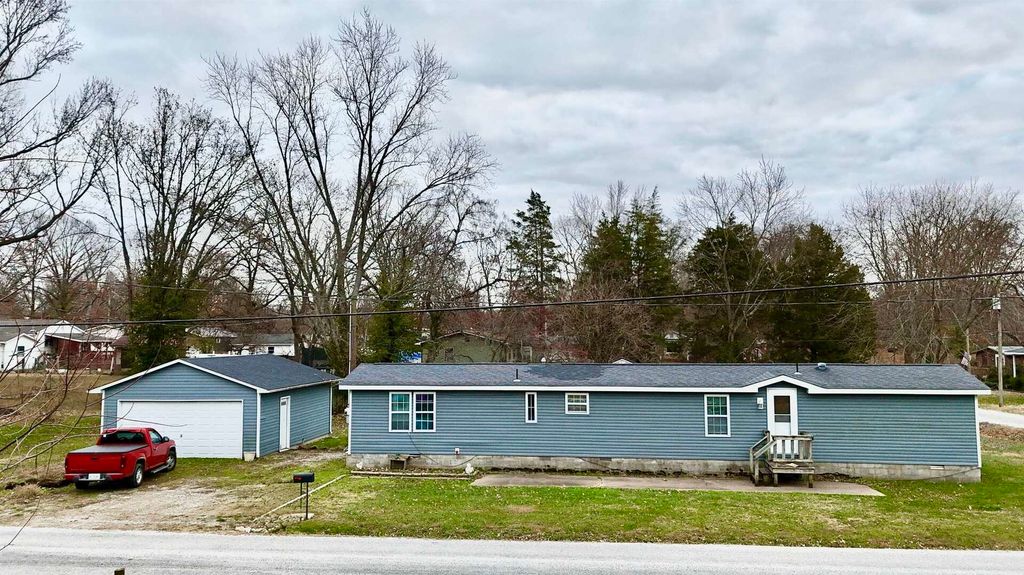 414 W TAYLOR Street, Benton, IL 62812