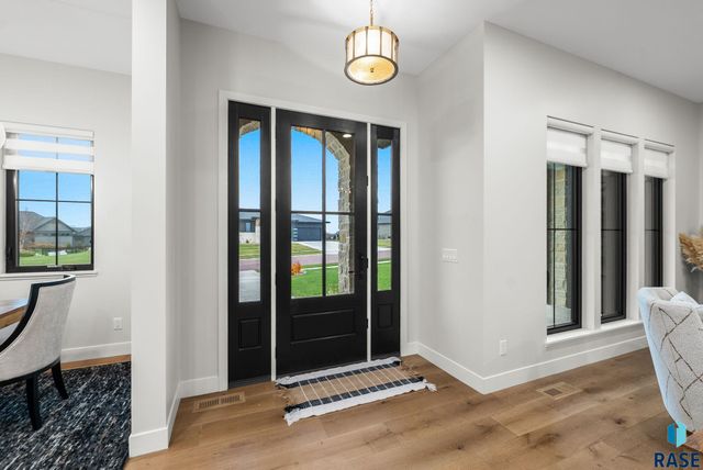 2100 N Marlowe Ave Avenue, Sioux Falls, SD 57110