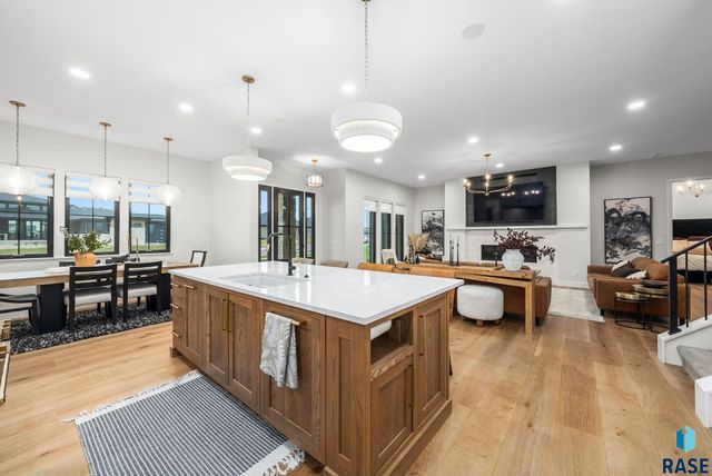 2100 N Marlowe Ave Avenue, Sioux Falls, SD 57110