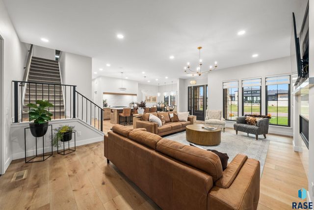 2100 N Marlowe Ave Avenue, Sioux Falls, SD 57110