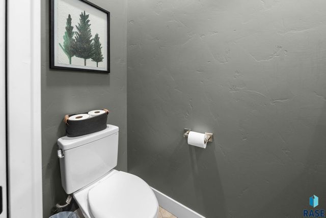 2100 N Marlowe Ave Avenue, Sioux Falls, SD 57110