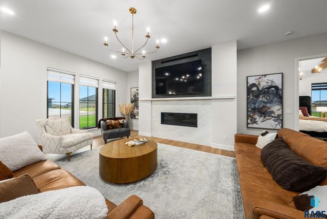 2100 N Marlowe Ave Avenue, Sioux Falls, SD 57110