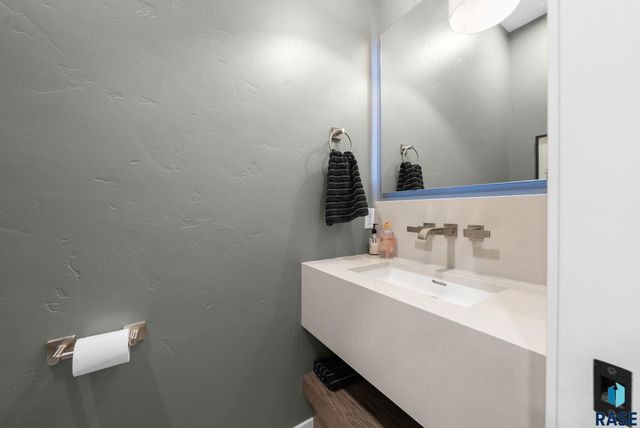 2100 N Marlowe Ave Avenue, Sioux Falls, SD 57110