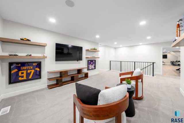 2100 N Marlowe Ave Avenue, Sioux Falls, SD 57110