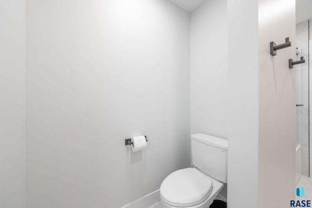 2100 N Marlowe Ave Avenue, Sioux Falls, SD 57110