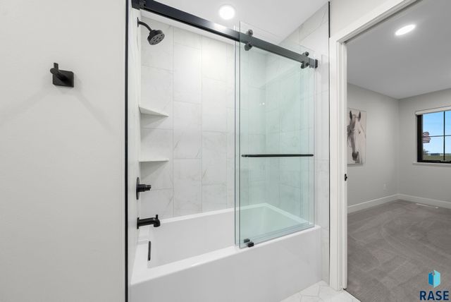 2100 N Marlowe Ave Avenue, Sioux Falls, SD 57110