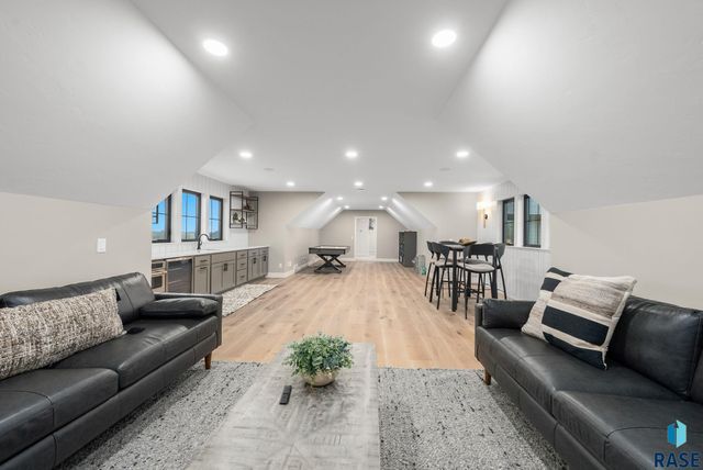 2100 N Marlowe Ave Avenue, Sioux Falls, SD 57110