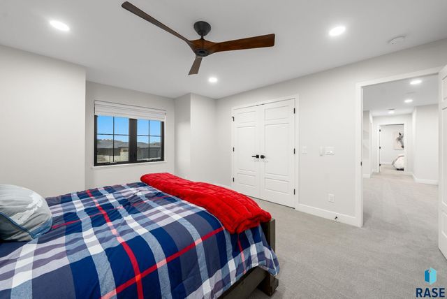 2100 N Marlowe Ave Avenue, Sioux Falls, SD 57110