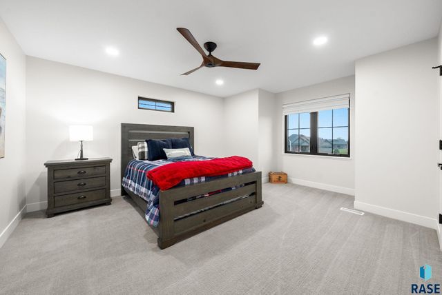 2100 N Marlowe Ave Avenue, Sioux Falls, SD 57110