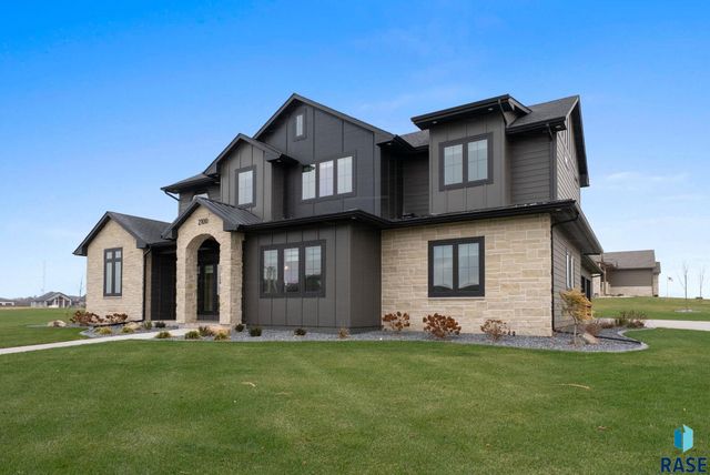 2100 N Marlowe Ave Avenue, Sioux Falls, SD 57110